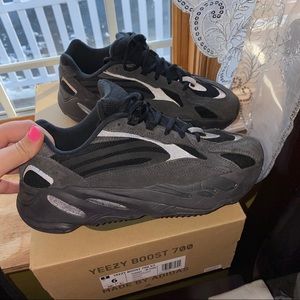 COPY - Yeezy 700 Vanta